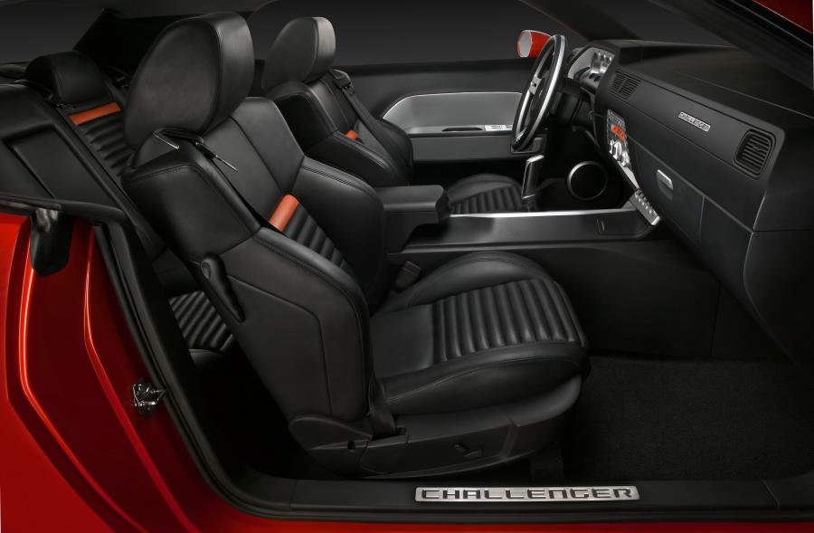  Dodge Challenger 2006 года  (фото 10 из 57)